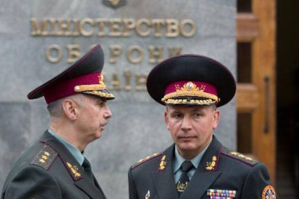 Ucrânia decide restabelecer serviço militar obrigatório
