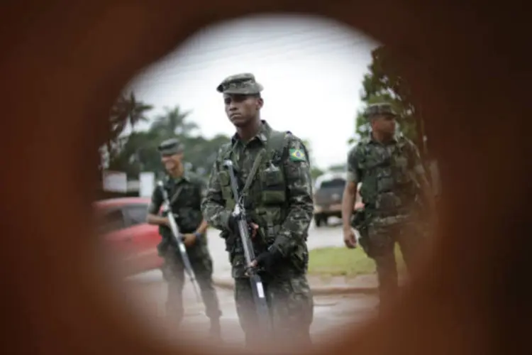 
	Soldados brasileiros: Minist&eacute;rio da Defesa &eacute; o quinto na linha das perdas
 (REUTERS/Ueslei Marcelino)