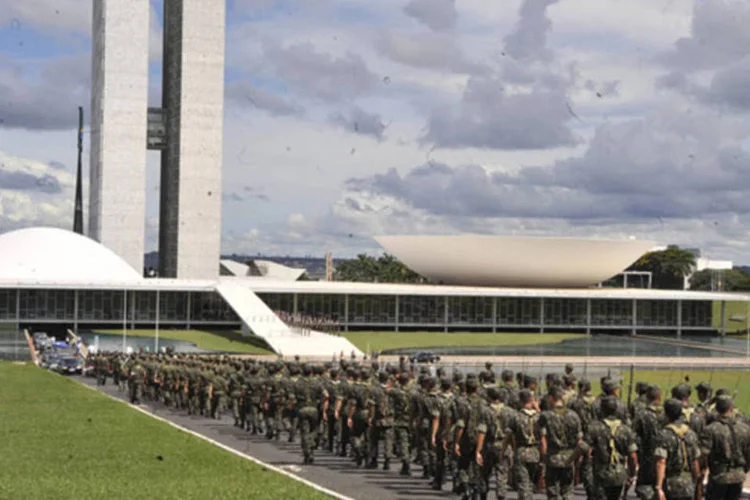 Ações judiciais contra a Lei da Anistia foram derrotadas em 2010 e a presidente Dilma já prometeu publicamente aos militares que ela é "intocável" (José Cruz/ABr)