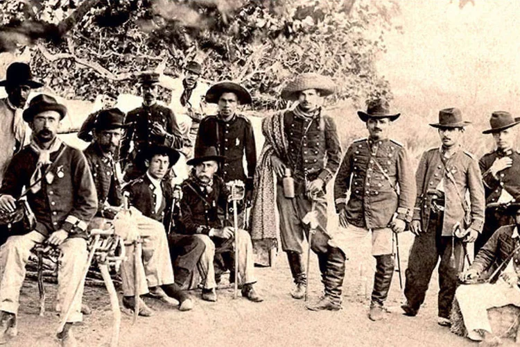 
	O Ex&eacute;rcito em Canudos: como nas derrotas naquele tempo, a situa&ccedil;&atilde;o hoje virou um &ldquo;cada um que cuide de si&rdquo;
 (Flávio de Barros/Acervo Museu da República)