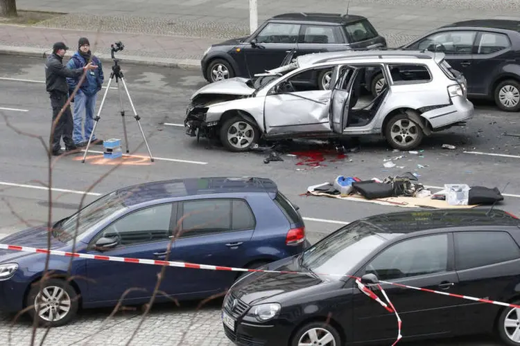 
	Explos&atilde;o de carro: a v&iacute;tima &eacute; um berlinense de 43 anos que tinha sido investigado no passado pela pol&iacute;cia por tr&aacute;fico de drogas
 (Fabrizio Bensch / Reuters)