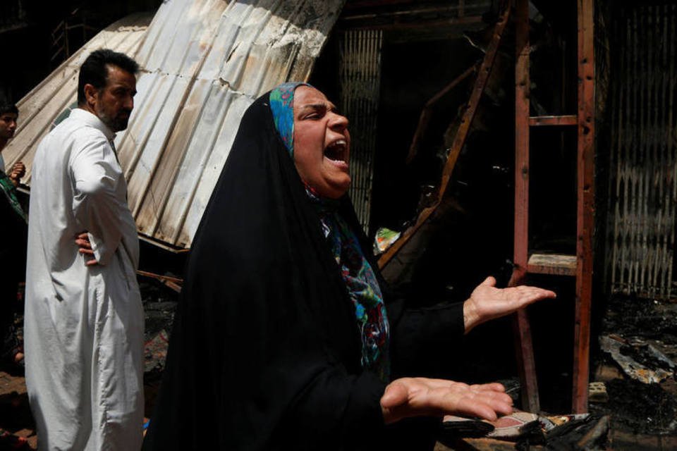 EI reivindica atentado que matou 64 em mercado de Bagdá
