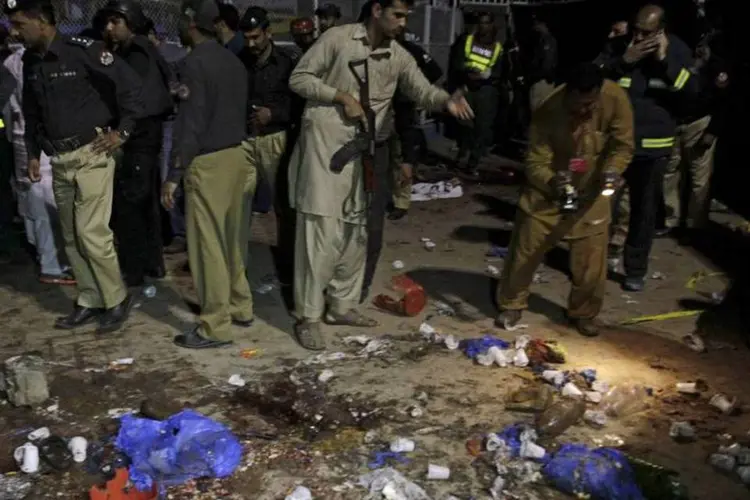 
	Explos&atilde;o no Paquist&atilde;o: mulheres e crian&ccedil;as est&atilde;o entre as v&iacute;timas de atentado no qual mais de 315 pessoas ficaram feridas
 (Reuters)