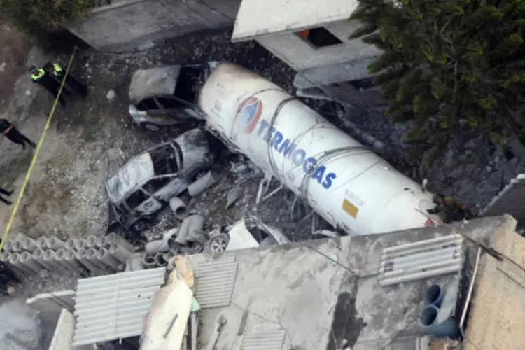 Destruição causada por explosão de caminhão-tanque de gás no México (REUTERS/Stringer)