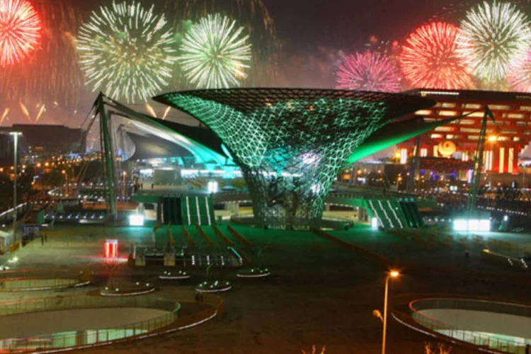 Pavilhão central da Feira de Xangai do ano passado vai permanecer em pé e é oficializado como espaço público (Getty Images/ Feng Li)