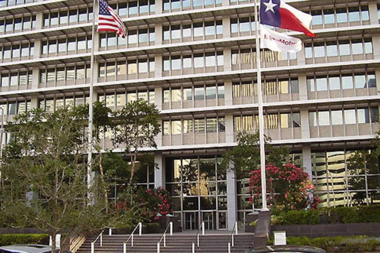 
	Lucro da Exxon Mobil: analistas, em m&eacute;dia, esperavam um lucro de 1,71 d&oacute;lar por a&ccedil;&atilde;o
 (Wikipedia)