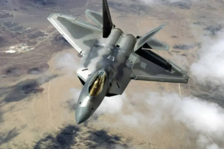 
	F-22: os Estados Unidos reagiram, informando que consideram s&eacute;rias as amea&ccedil;as da Coreia do Norte
 (US Navy)