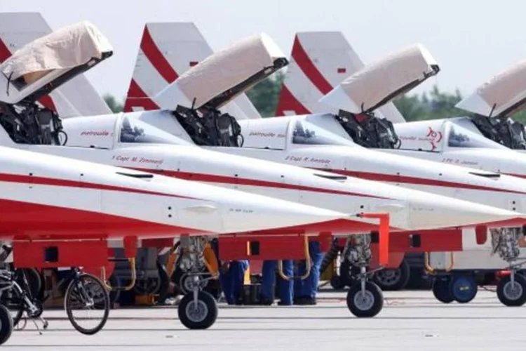 
	O jato F-5E da FAB: na f&aacute;brica brasileira ser&atilde;o produzidos os m&iacute;sseis com os quais ser&atilde;o equipados os ca&ccedil;as da FAB
 (Sean Gallup/Getty Images)