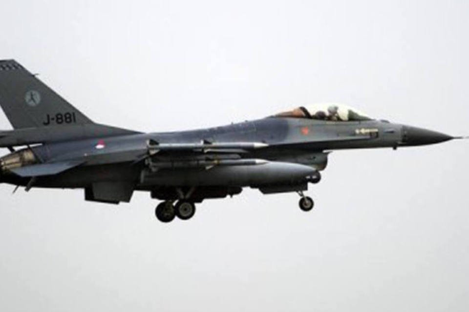 Corpo de piloto de F16 americano encontrado na Itália