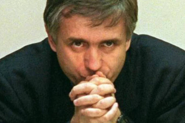 
	Julio C&eacute;sar Grassi &eacute; visto em Buenos Aires: deten&ccedil;&atilde;o do padre aconteceu depois que a Suprema Corte da prov&iacute;ncia de Buenos Aires confirmou a condena&ccedil;&atilde;o
 (AFP)