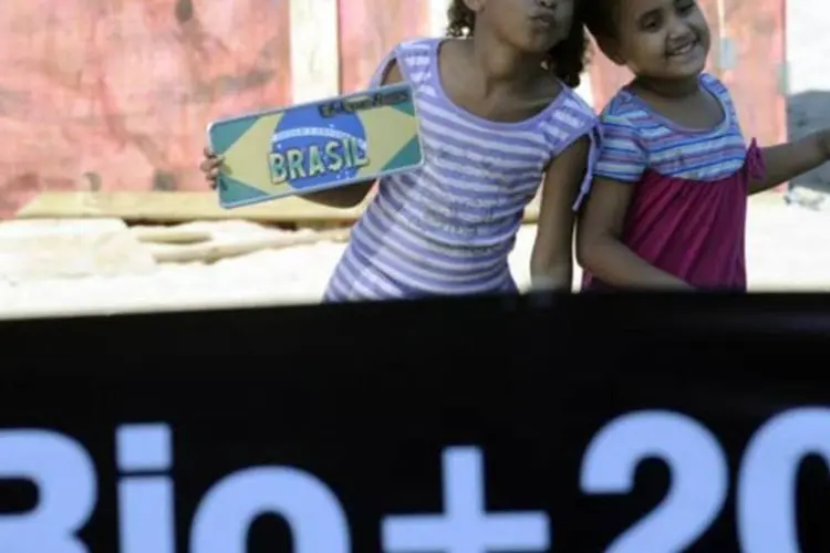Crianças durante a Rio+20: ONG carioca faz protesto contra a morte de inocentes em operações policiais nas favelas do Rio (Fabio Rodrigues Pozzebom/ABr)