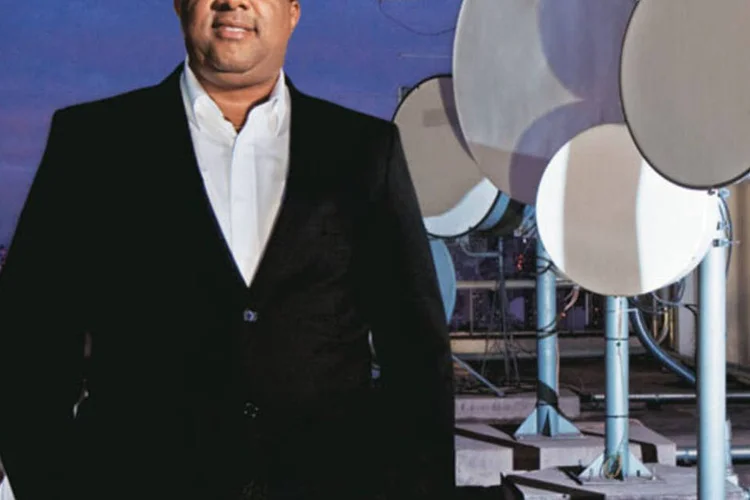 Fábio Sidney, dono da FDM (Fabiano Accorsi)