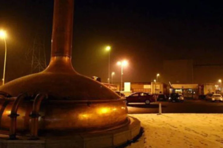 
	F&aacute;brica da AB InBev: empresa quer finalizar fus&atilde;o com a SABMiller at&eacute; o final deste ano
 (.)