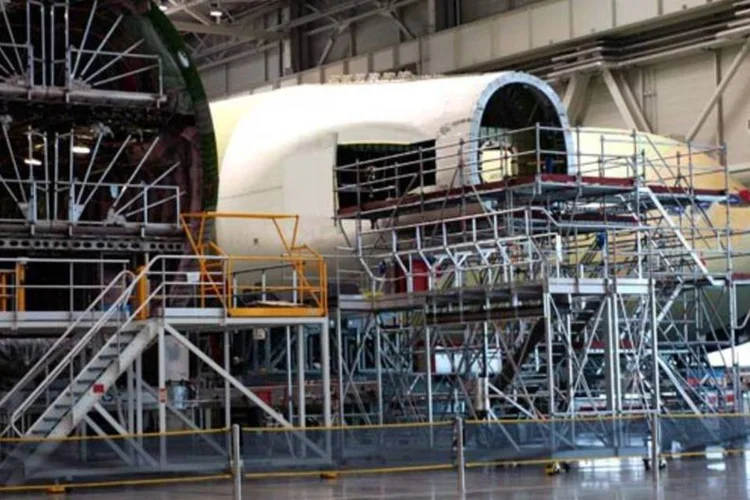 Fábrica de aviões na França: produção industrail voltou a subir no país (Pascal Parrot/Getty Images)