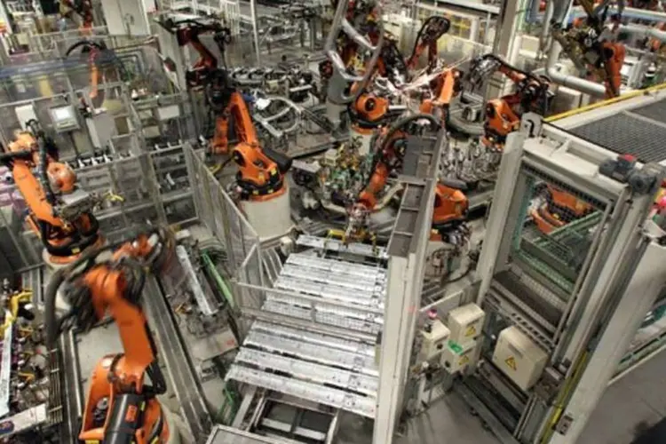 Fábrica alemã de automóveis: produção industrial voltou a cair (Miguel Villagran/Getty Images)