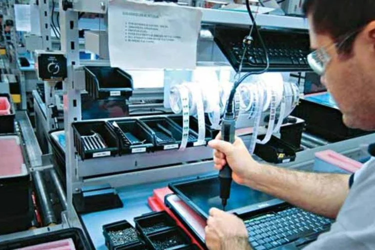 
	F&aacute;brica da Dell: o papel da fabricante de PCs chegou a ter suas negocia&ccedil;&otilde;es suspensas na Nasdaq ap&oacute;s a not&iacute;cia
 (Luis Ushirobira/EXAME.com)