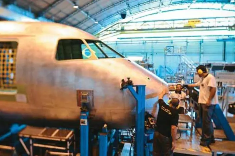 Os papéis da Embraer apresentam uma valorização de 3,3% em 2012 (Germano Lüders/EXAME.com)