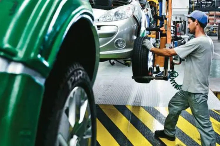 Fábrica da Peugeot-Citroën, no Rio de Janeiro: o presidente da Anfavea considera factível para o setor investir R$ 22 bilhões até 2015 (Germano Lüders/EXAME.com)