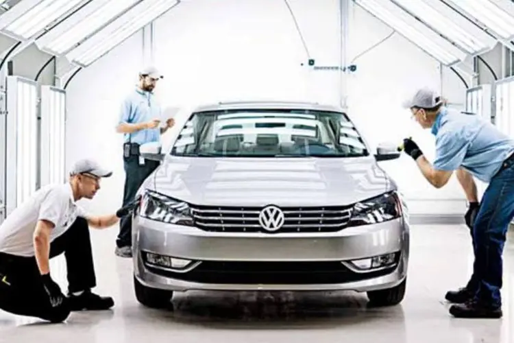 As vendas de veículos do grupo Volkswagen, incluindo marcas como a divisão de luxo Audi e a unidade tcheca Skoda, caíram 5,7% no primeiro semestre na Europa Ocidental (Divulgação)