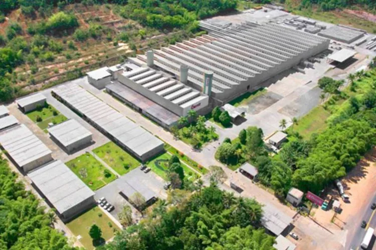 
	F&aacute;brica da Eternit na Bahia: fabricante de telhas com amianto pode ter de pagar multa bilion&aacute;ria
 (Divulgação)