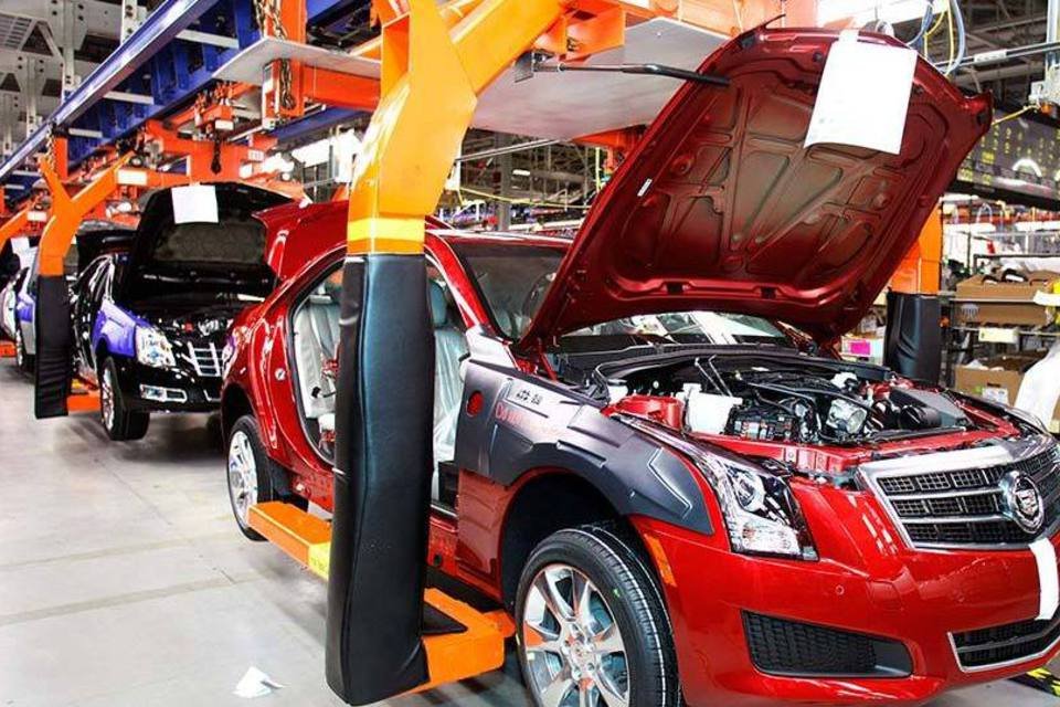 Produção industrial dos EUA recua pressionada por automóveis