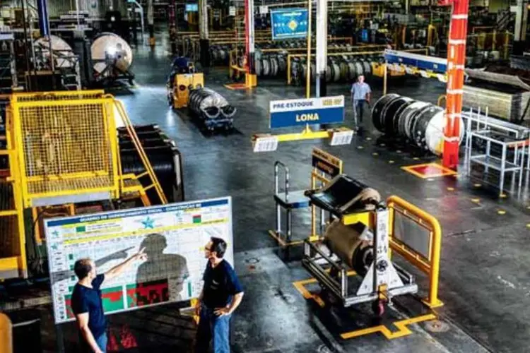 
	F&aacute;brica da Goodyear: as expectativas dos empres&aacute;rios em rela&ccedil;&atilde;o &agrave; demanda pelos pr&oacute;ximos seis meses ficaram acima da linha divis&oacute;ria dos 50 pontos
 (Germano Lüders/EXAME.com)