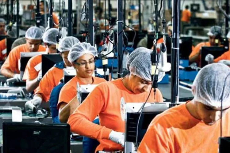 
	F&aacute;brica da Positivo: Companhia busca gerar identifica&ccedil;&atilde;o com o p&uacute;blico jovem e futuros consumidores
 (Marcelo Almeida/EXAME.com)