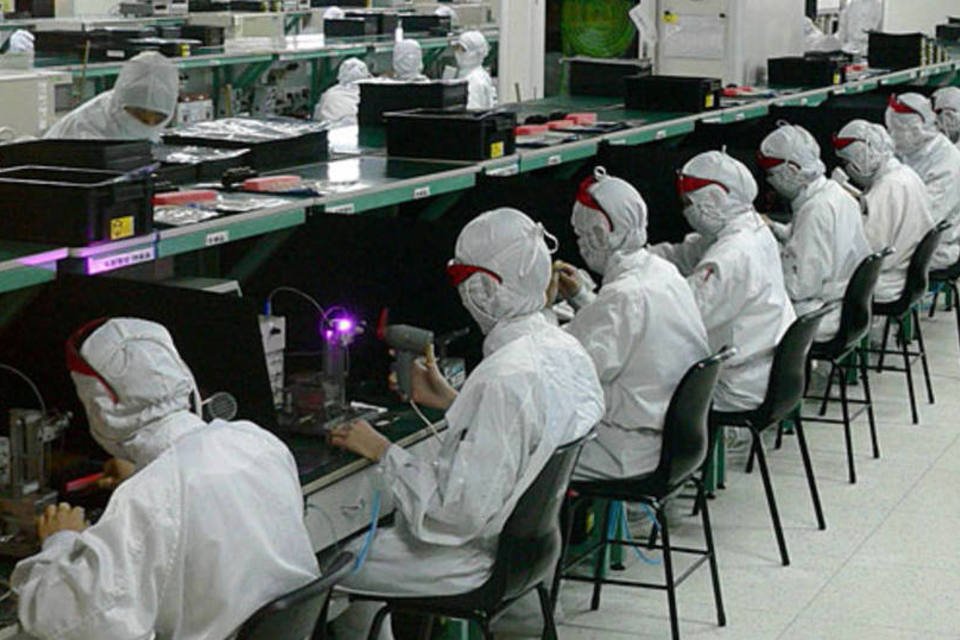 Foxconn é alvo de denúncias de trabalho escravo