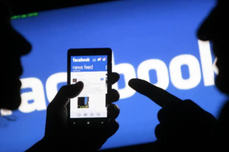 
	Facebook: sucesso de plataformas como Snapchat, Twitter e Pinterest alimentam temores de que o Facebook seduza cada vez menos adolescentes
 (REUTERS/Dado Ruvic)