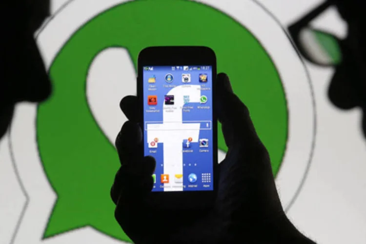 
	Facebook e WhatsApp: aquisi&ccedil;&atilde;o aumentou em fun&ccedil;&atilde;o do aumento no valor das a&ccedil;&otilde;es do Facebook nos &uacute;ltimos meses
 (Dado Ruvic/Reuters)