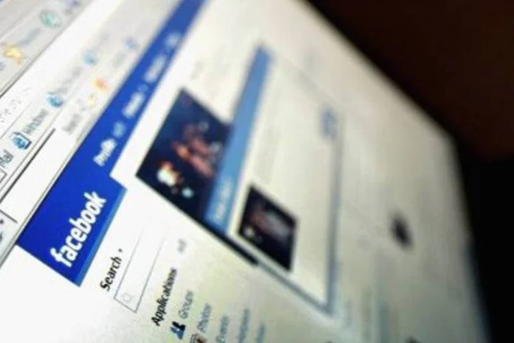 Internet: o homem disparou seu fuzil, mas ninguém ficou ferido (foto/Reprodução)