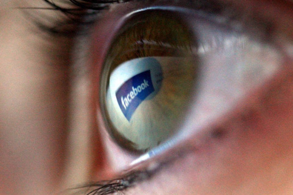 Facebook vai esconder seu ex-namorado sem bloqueá-lo