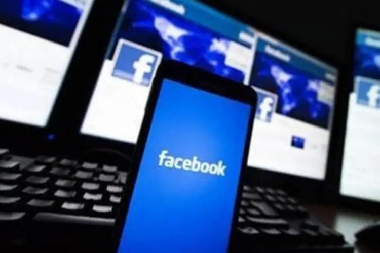 Facebook móvel: app Facebook Messenger precisa de diversas permissões para funcionar em um smartphone (Getty Images)