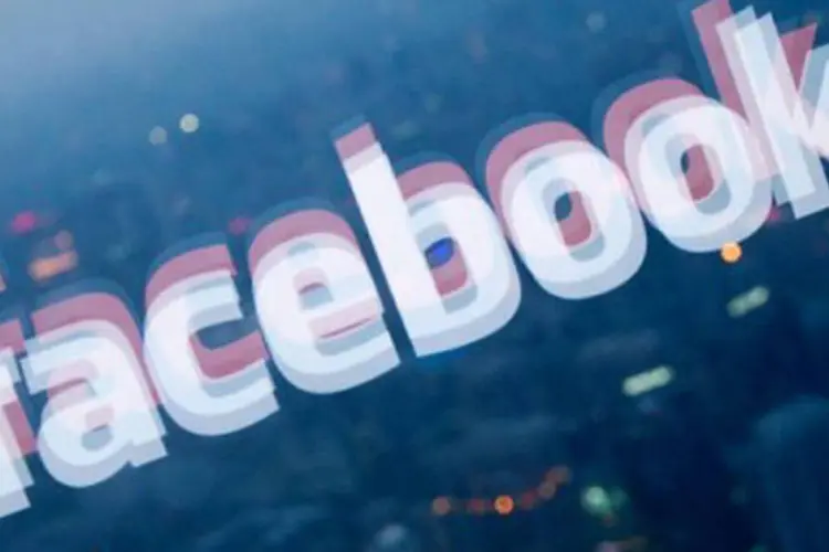 
	Logo do Facebook distorcido: rede social pode comprar o servi&ccedil;o Atlas Solutions
 (Ed Jones/AFP)