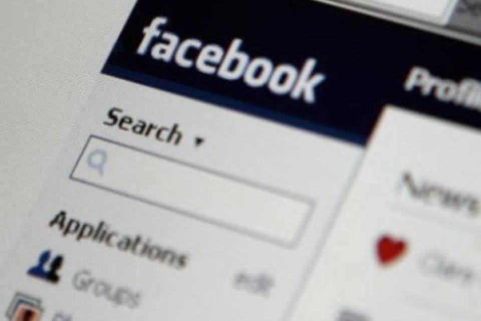 Facebook proíbe anúncios que incluam folhas de maconha