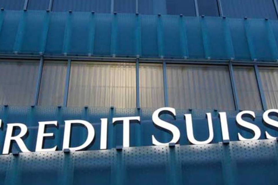 Credit Suisse lucra acima do esperado, mas corre riscos