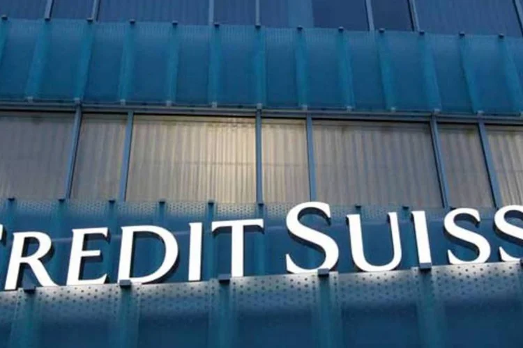 
	Fachada do Credit Suisse: sistemas paga a gerentes uma parte de seus b&ocirc;nus em instrumentos financeiros
 (Reuters)