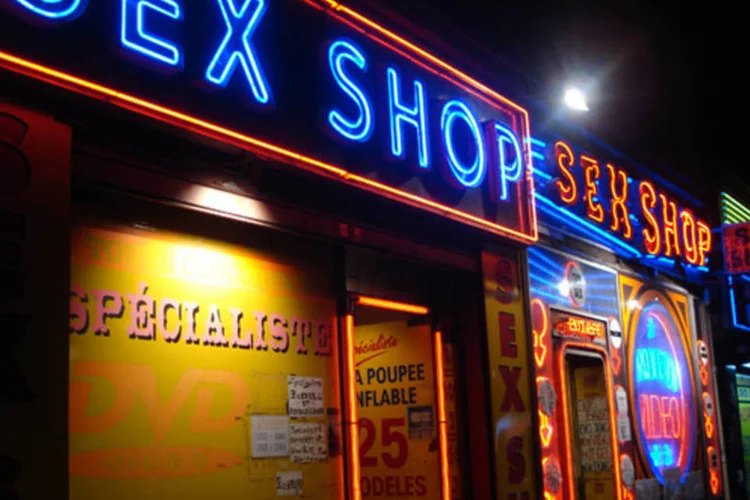 Imad manifestou abertamente que queria abrir um sex shop, além de um site para expor seus produtos, mas por enquanto se limitava a comercializá-los em sua casa (Ricardo Martins from Gent/Wikimedia Commons)