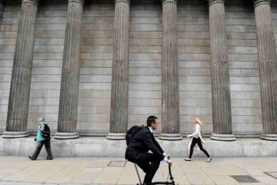 Alguns membros do BC britânico avaliaram compra de títulos