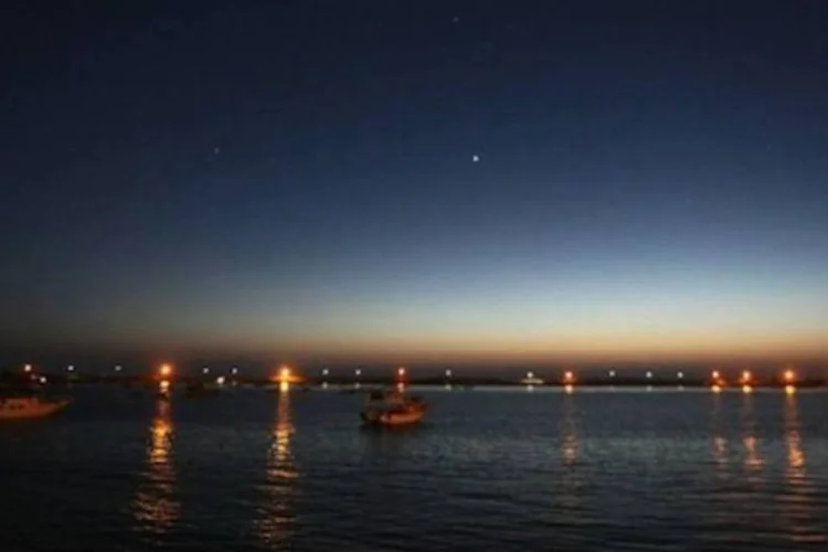 Barcos de pesca no porto de Gaza (.)