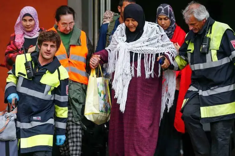 
	Refugiados chegam em Munique: a conex&atilde;o direta entre Salzburgo e Munique foi nas &uacute;ltimas semanas a mais frequente para o transporte de dezenas de milhares de refugiados
 (Gettyimages)