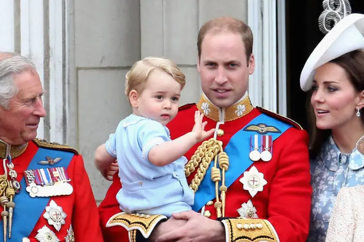 
	Fam&iacute;lia real: &quot;o importante &eacute; que fiz com que plantasse uma &aacute;rvore ou duas, plantamos juntos e jogamos terra&quot;, explicou Charles
 (Chris Jackson / Getty Images)