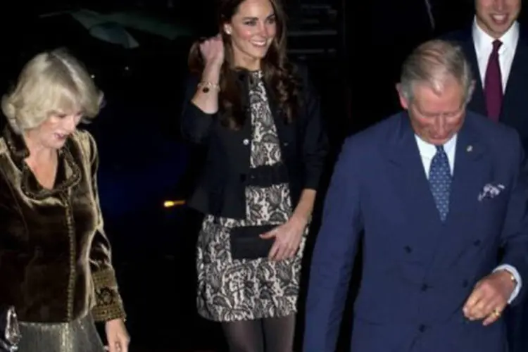 Camilla, duquesa da Cornualha, Catherine, duquesa de Cambridge, o príncipe Charles e o príncipe William: todos eles acompanharão a rainha durante a viagem
 (Carl Court/AFP)