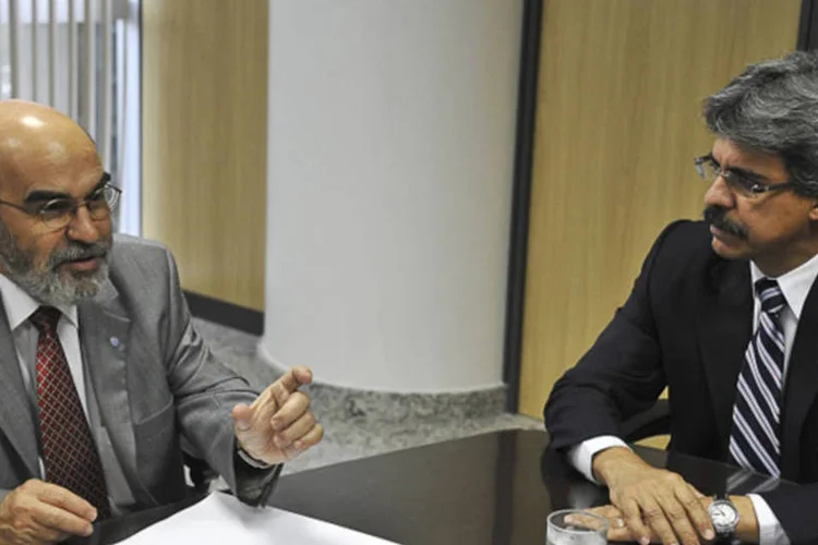 Graziano (e), que assume no início de janeiro o comando da FAO, na sede da entidade em Roma, apresentou-se hoje ao ministro da Agricultura, Mendes Ribeiro Filho (Fabio Rodrigues Pozzebom/ABr)