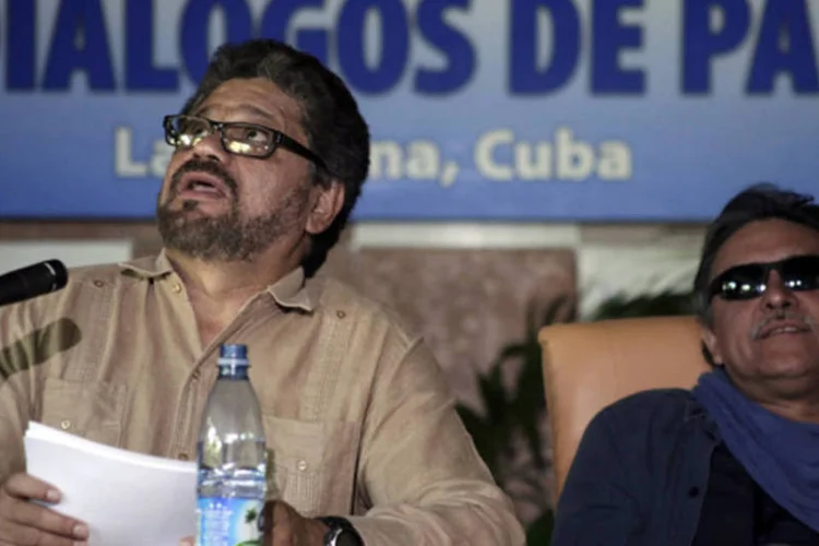
	L&iacute;der das negocia&ccedil;&otilde;es da Farc, Ivan Marquez, durante uma confer&ecirc;ncia de imprensa com Jesus Santrich em Havana
 (Enrique de la Osa/Reuters)