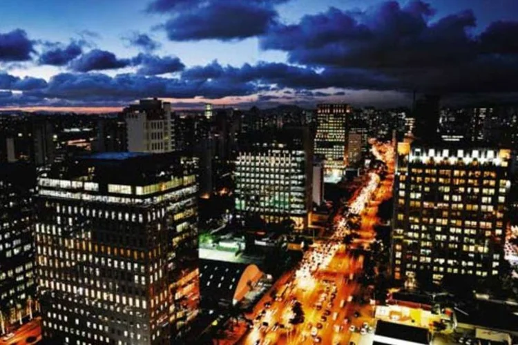 
	Avenida Faria Lima, em S&atilde;o Paulo: PPP do maior projeto de ilumina&ccedil;&atilde;o p&uacute;blica do mundo atraiu muitos interessados
 (Germano Lüders/EXAME.com)