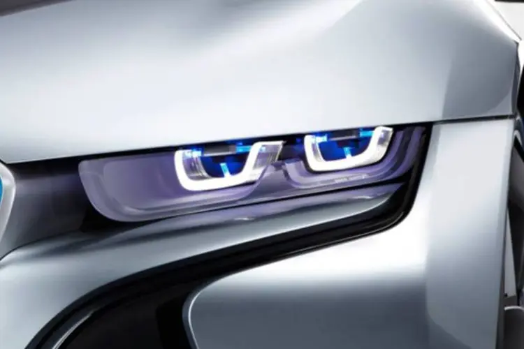 Carro i8 Spyder: BMW queria comprar parte ou toda a participação da Peugeot na joint-venture (Divulgação)