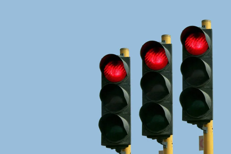 
	Sinal vermelho: Consulta de CPF mostra se existem pend&ecirc;ncias financeiras registrada no seu nome
 (Freeimages.com)
