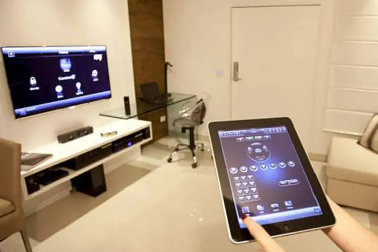 O serviço da Fast Shop permite automatizar o acionamento de cortinas, iluminação, ar-condicionado e aparelhos eletrônicos. O controle pode ser feito por um tablet iPad, da Apple (Divulgação)