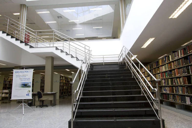 Biblioteca da FEA USP: instalações ocupam uma área de mais de 5 mil metros quadrados (Marcos Santos/USP Imagens)